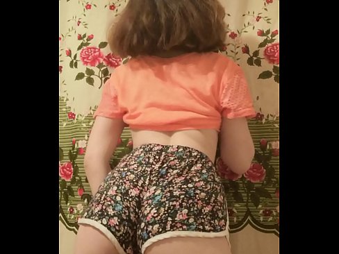 ❤️ מותק צעיר סקסי פושט את המכנסיים הקצרים במצלמה ❤️❌ סרטון מזוין אצלנו iw.myinvest.top ️❤